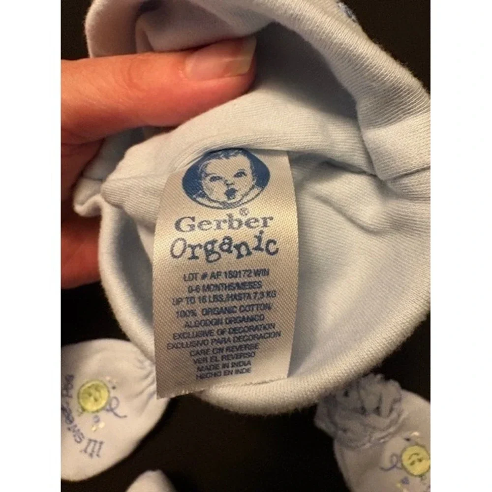 Gerber Organic light blue hat, bootie and mitten set, 0-6 months, never worn